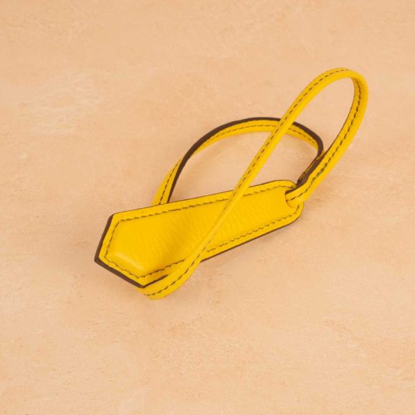Breloque en cuir avec âme, Pour attacher a son sac avec vos initiales
