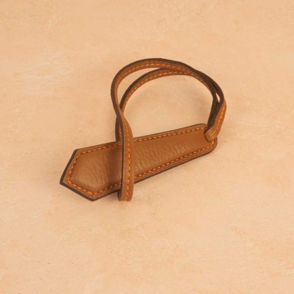 Breloque en cuir avec âme, Pour attacher a son sac avec vos initiales