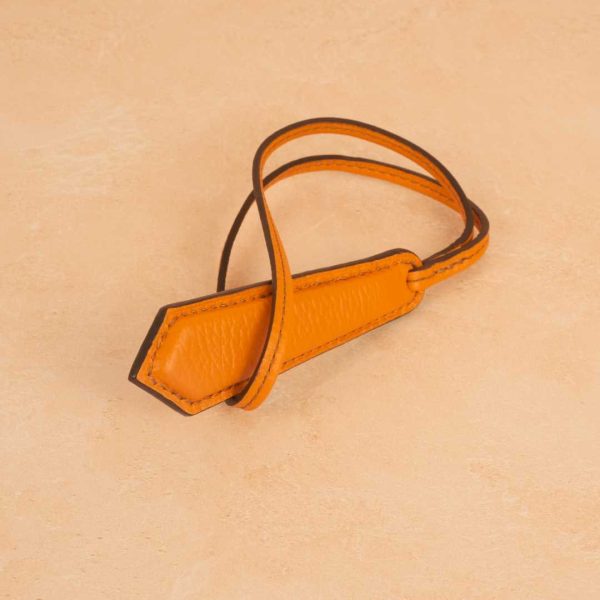 Breloque en cuir avec âme, Pour attacher a son sac avec vos initiales