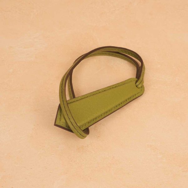 Breloque en cuir avec âme, Pour attacher a son sac avec vos initiales