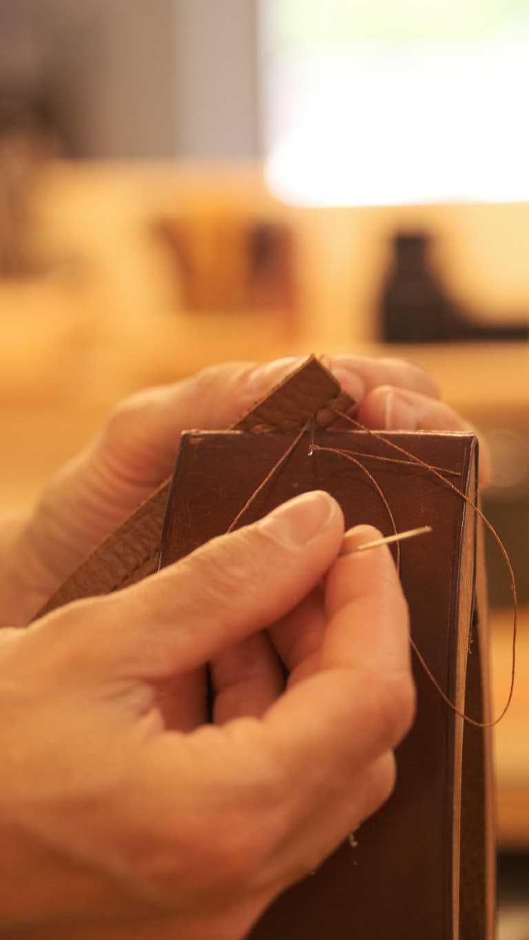 point-main-finition-poche-interieur-sac-via-iruski-maroquinerie