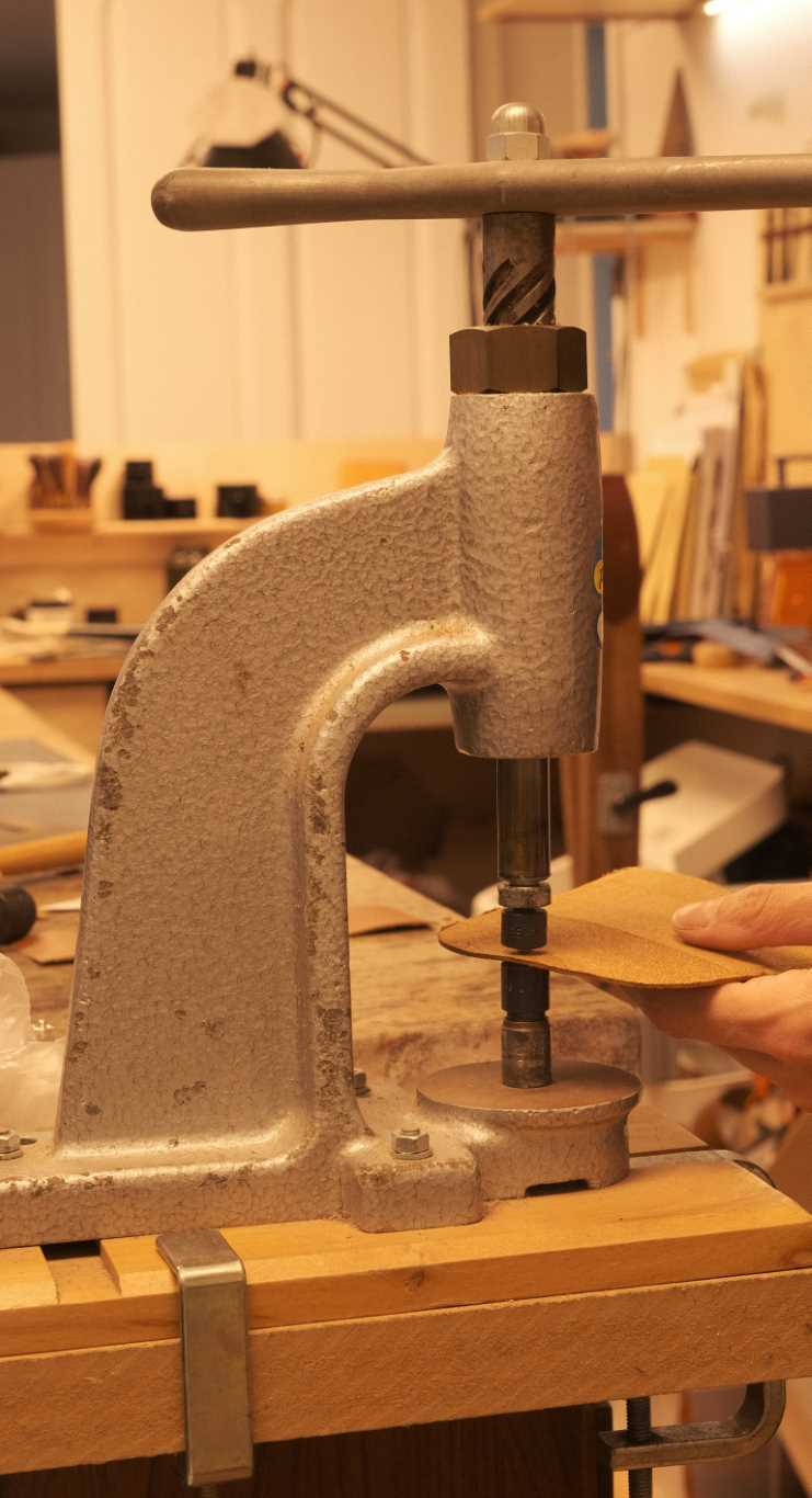 pose-bouton-pression-porte-monnaie-atelier-decouverte-viairuski