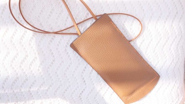 pochette-cuir-francais-maroquinerie-fait-main-via-iruski