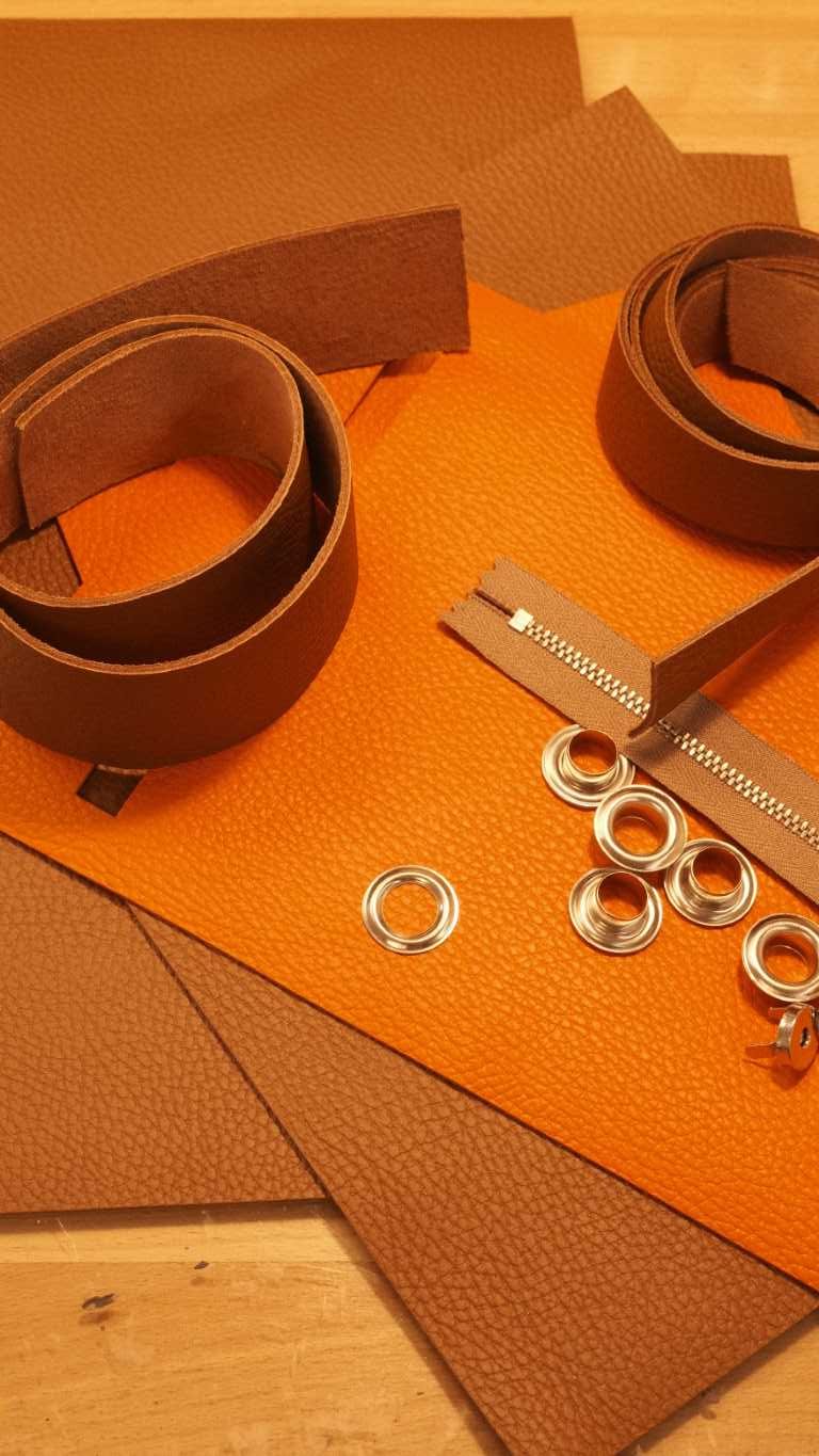 preparation-pieces-cuir-fabrication-cabas-atelier-decouverte