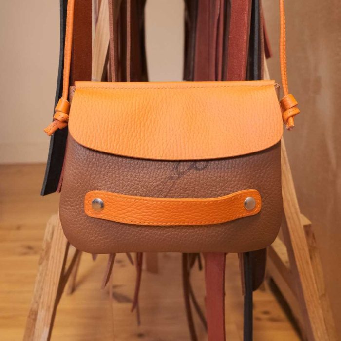 assemblage-piece-minaudiere-atelier-decouverte-via-iruski-orange-marron