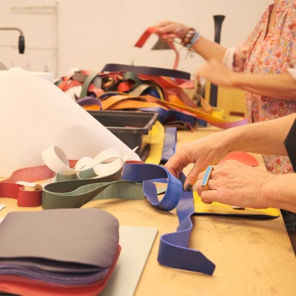 atelier-decouverte-minaudiere-via-iruski-minaudiere-groupe-choix-couleurs