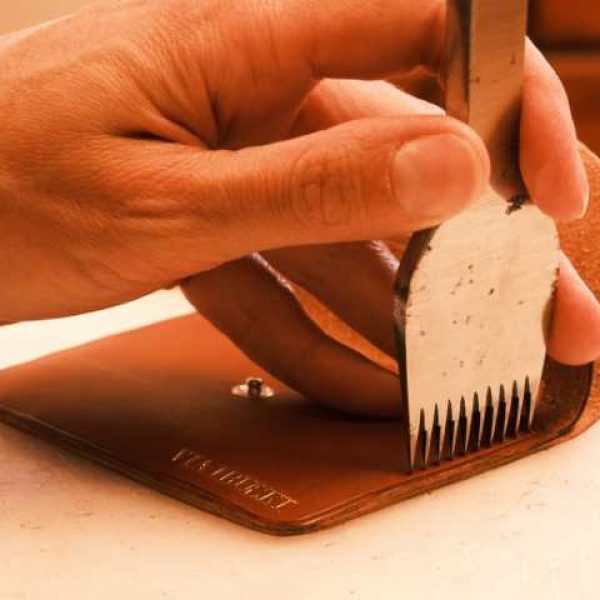 couture-point-sellier-cuir-