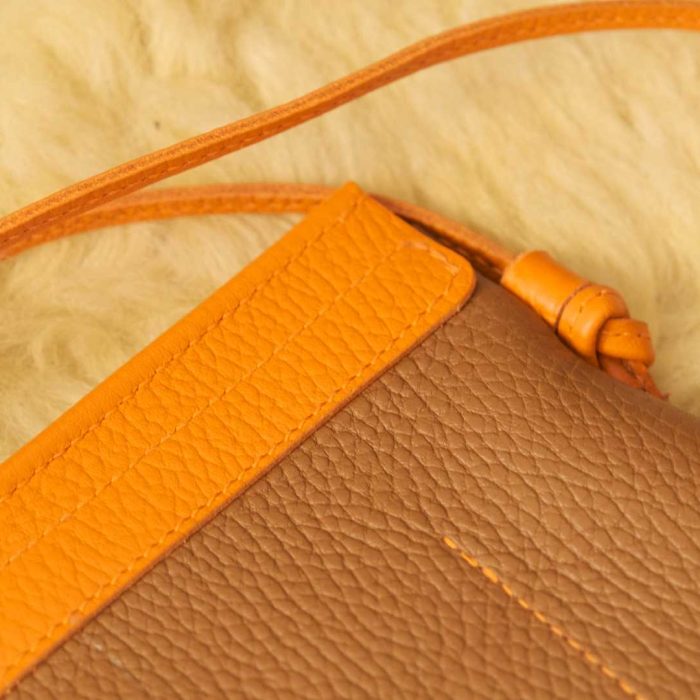 minaudiere-orange-marron-via-iruski-atelier-decouverte-couleur-melange-finition-couture