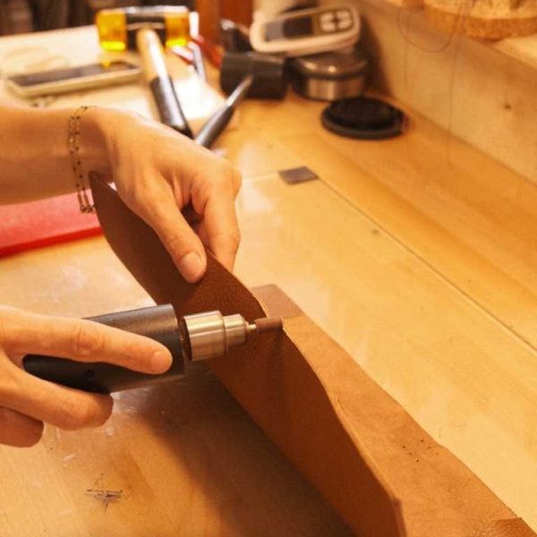 poncage-tranche-cuir-maroquinerie-via-iruski